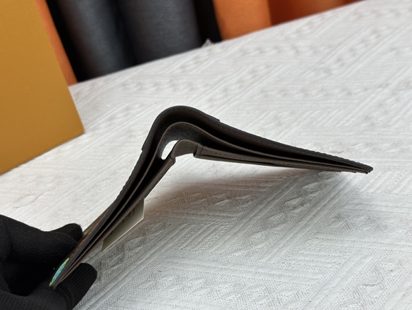 LVコピーウォレット全体デザイン